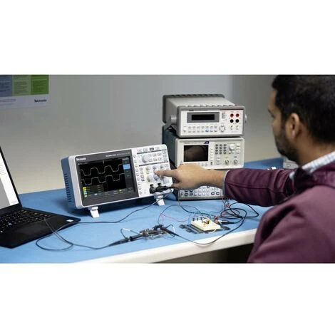 Oscilloscope Numérique Tektronix TBS2204B 200 MHz 2 Géch/s 8 Bits 3 Oscilloscope Numérique Tektronix TBS2204B 200 MHz 2 Géch/s 8 Bits – Image 3